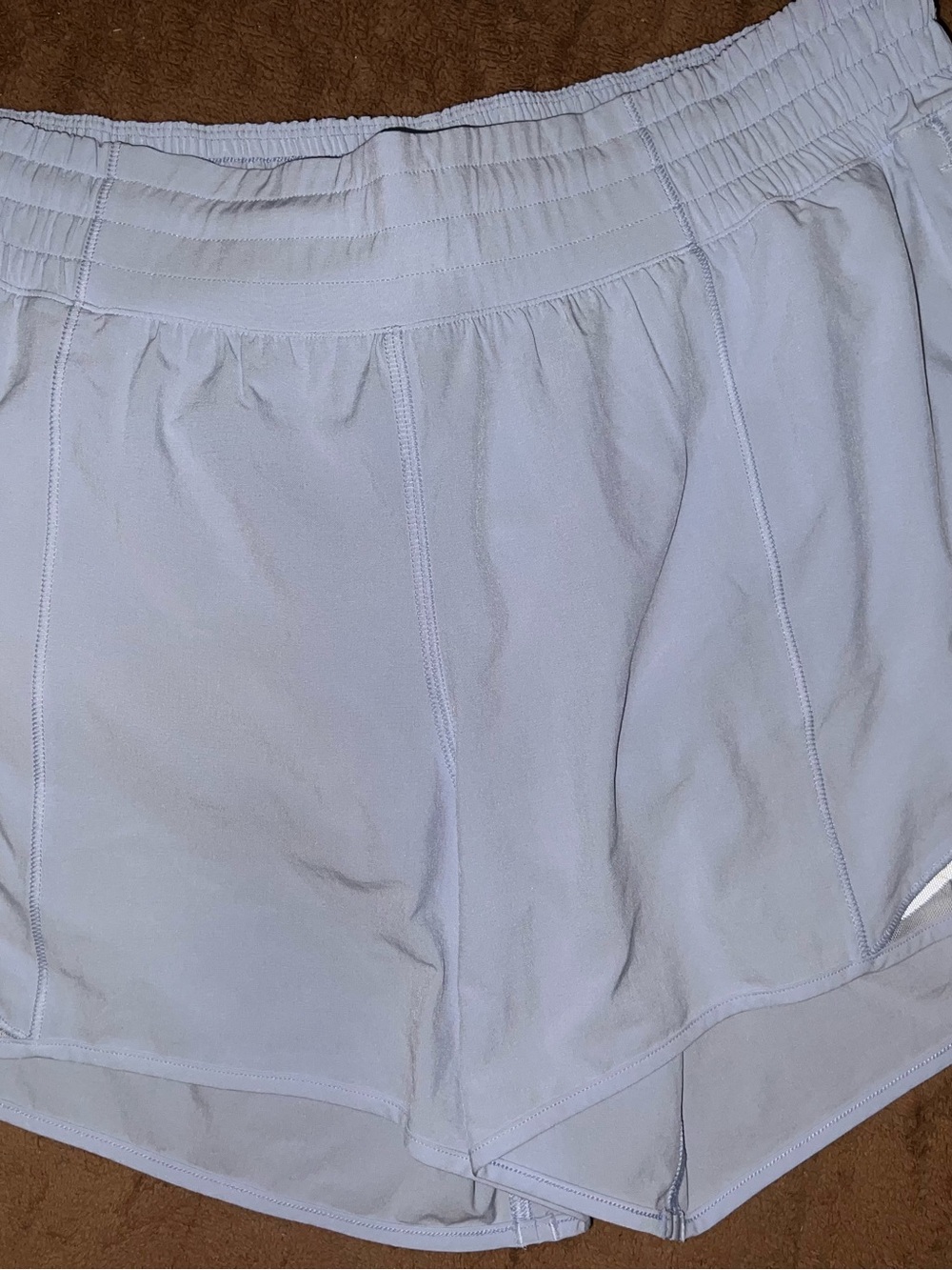 Lululemon Hotty Hot Low-Rise Lined Short 4" size 10 Colour
Blue Linen - Picture 6 of 14